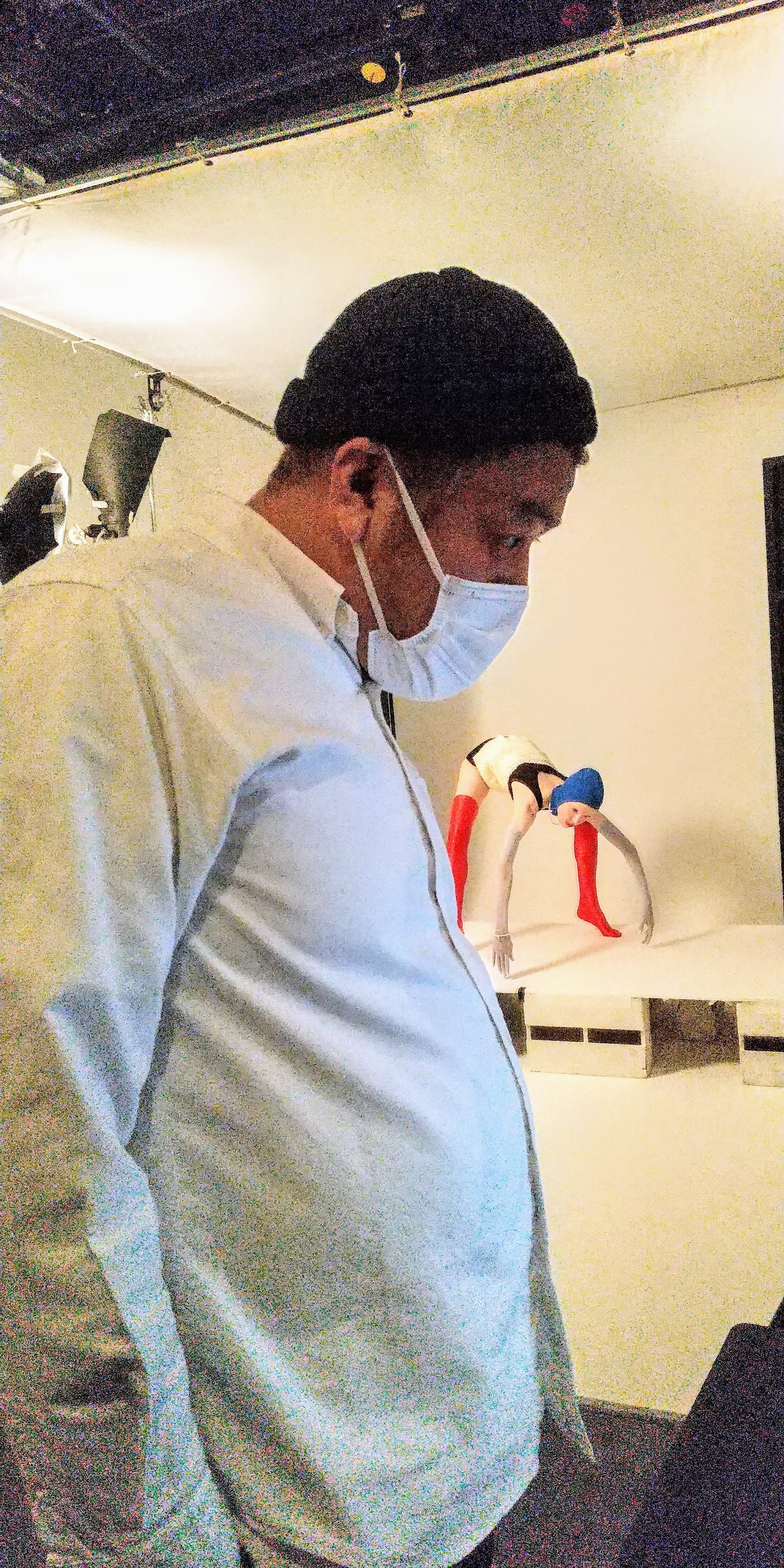 実際に撮影に立ち合ってくれたくっきー!。理想のポーズを指先までチェック。