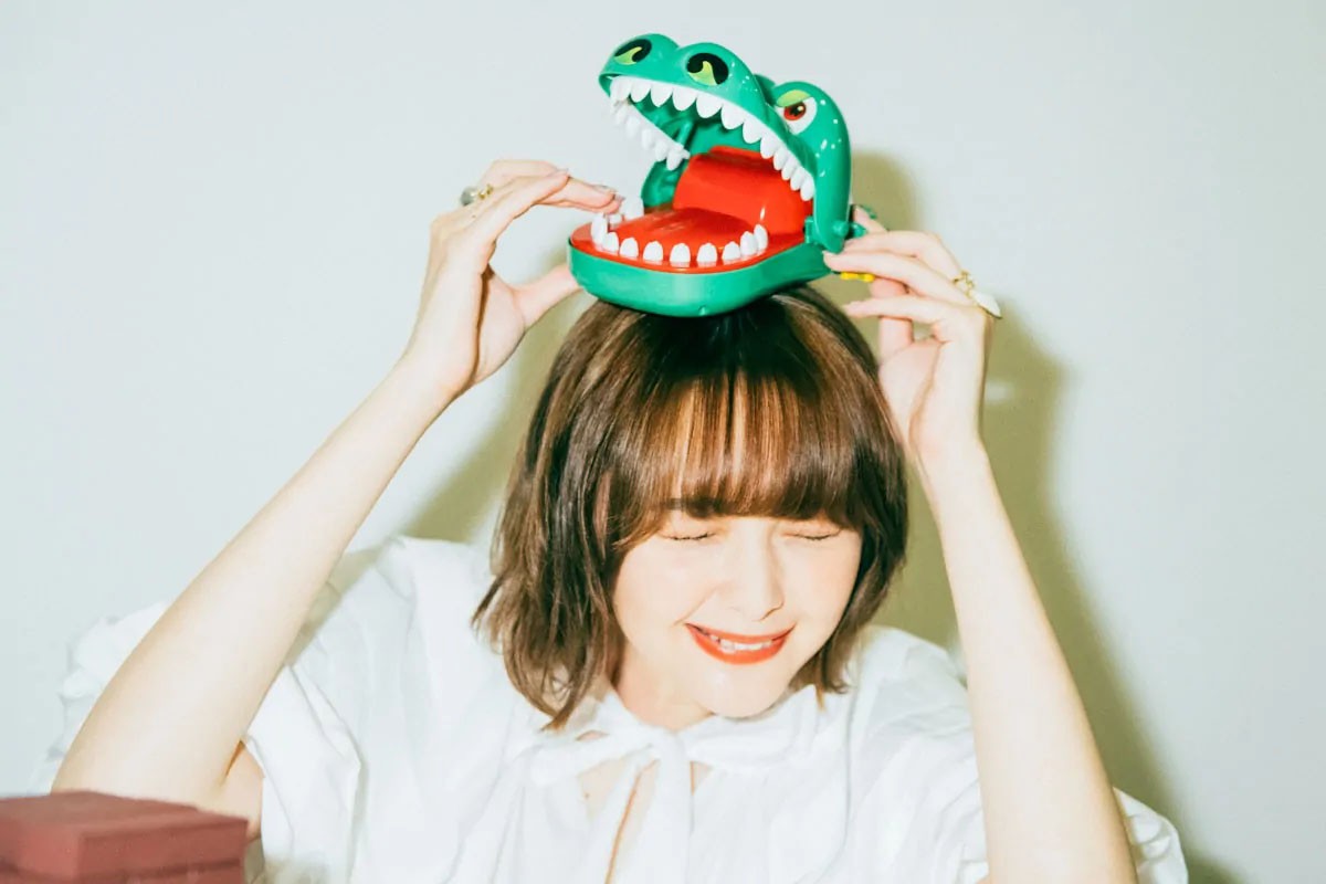 玉城ティナがゲーム勝負でいつもと違う顔!