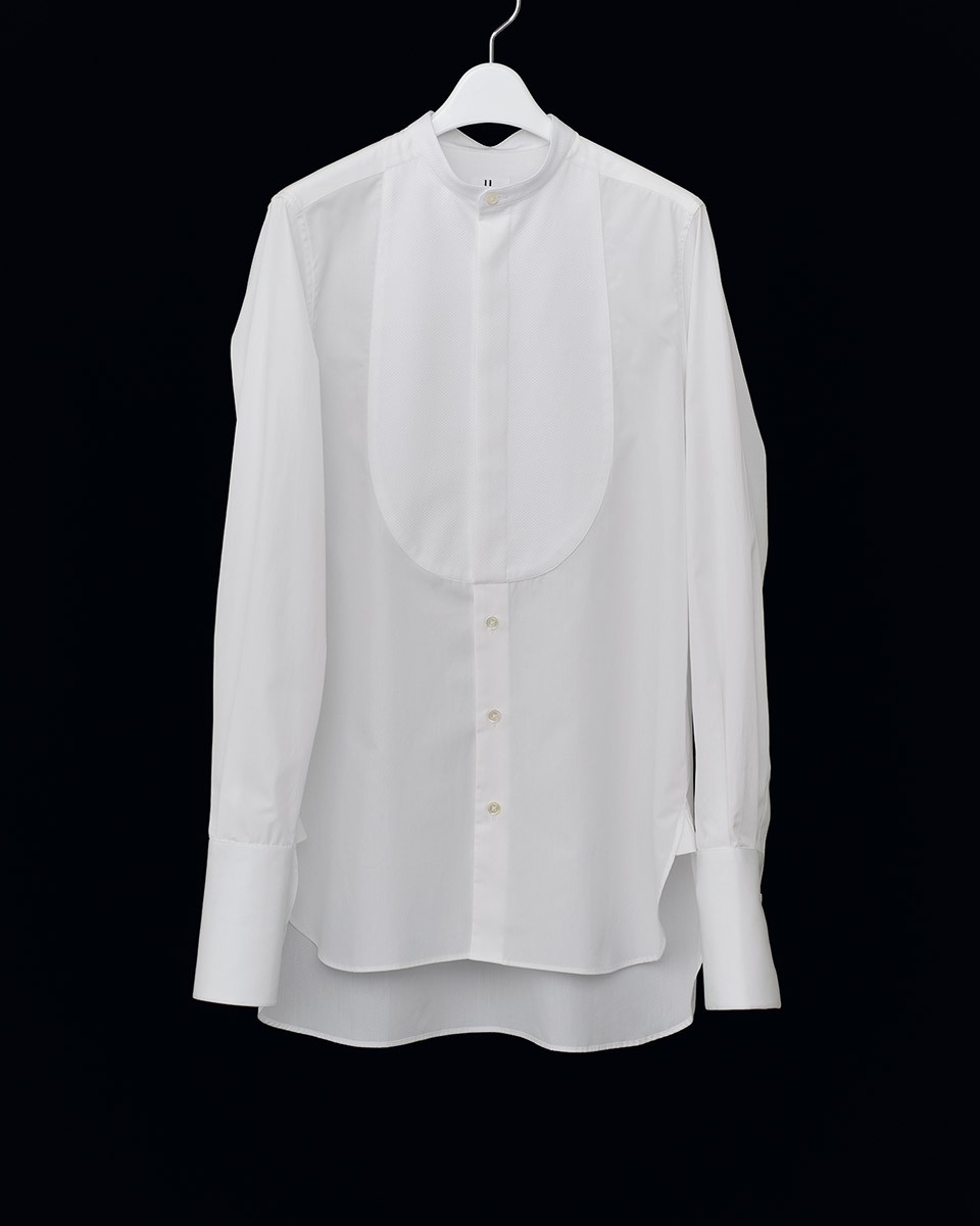 ベーシックな白シャツの静かな革命 - Slide:1