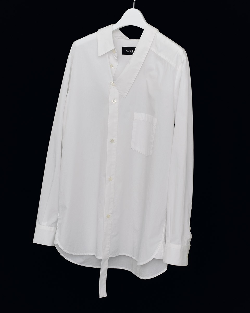 ベーシックな白シャツの静かな革命 - Slide:3