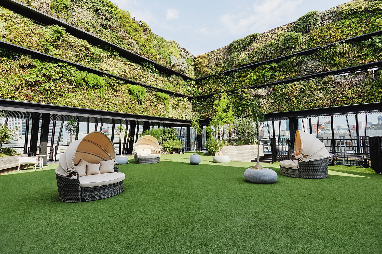 東急プラザ銀座, THE MINT GINZA - Slide:3