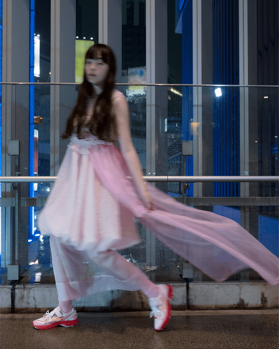 アシックス〉と〈セシリー・バンセン〉の夢見るスニーカー | 【GINZA