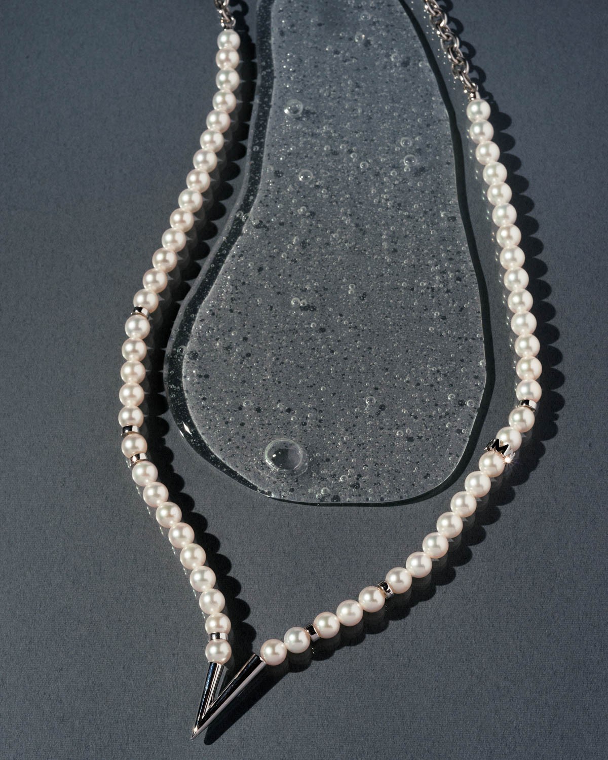 MIKIMOTO〉柔和なパールと鋭利なVの意外性 | 【GINZA】東京発信の最新 