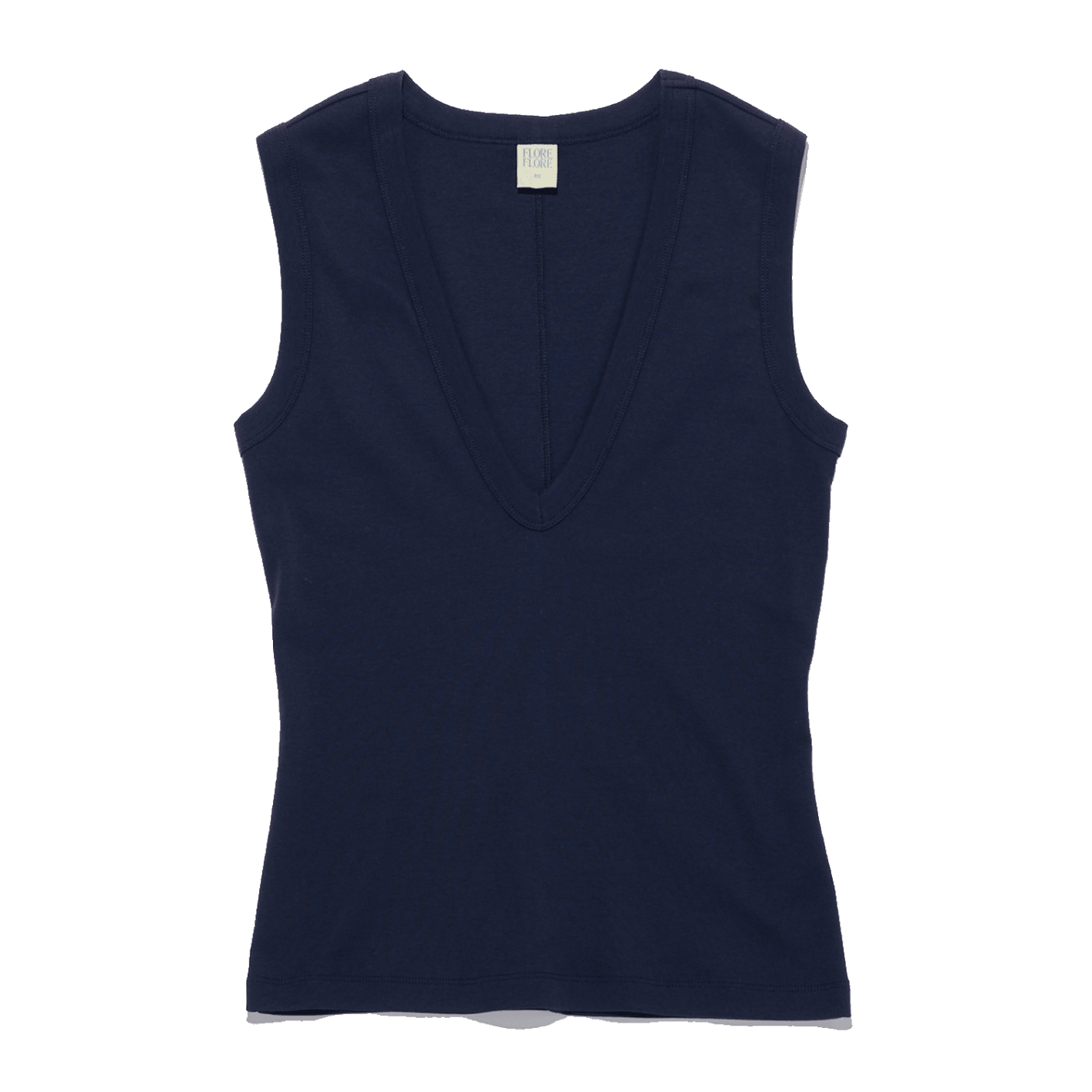 Vネックタンクトップ￥14,300（フローレ フローレ｜エスケーパーズオンライン）03-5464-9945