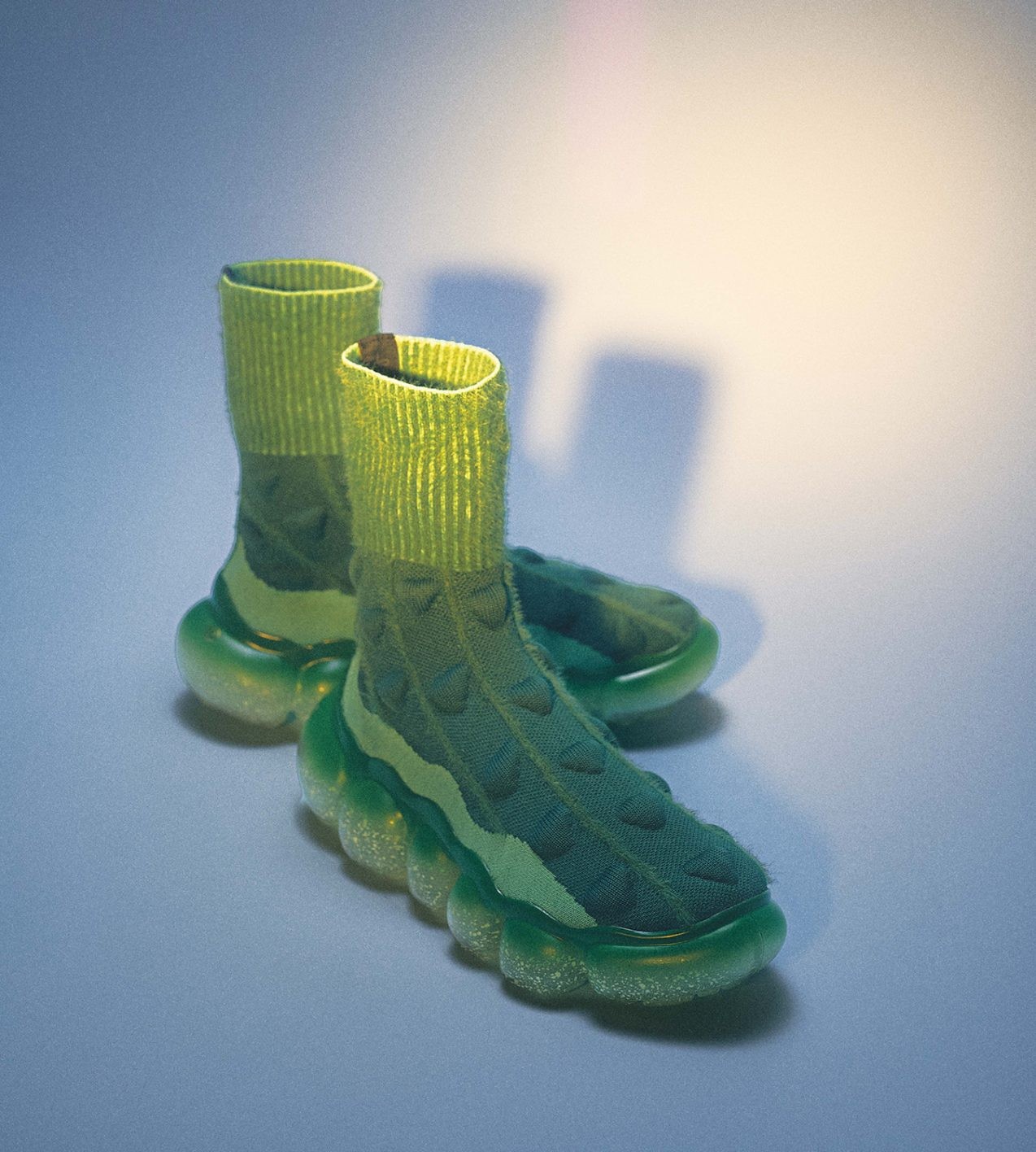 意外なアイテムに七変化!?見覚えのある"アレ"　シューズ - Slide:9