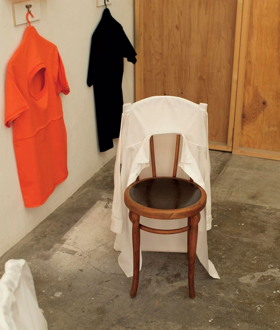 より多くの美術学生に表現の場を　浅草「extra small」 - Slide:3