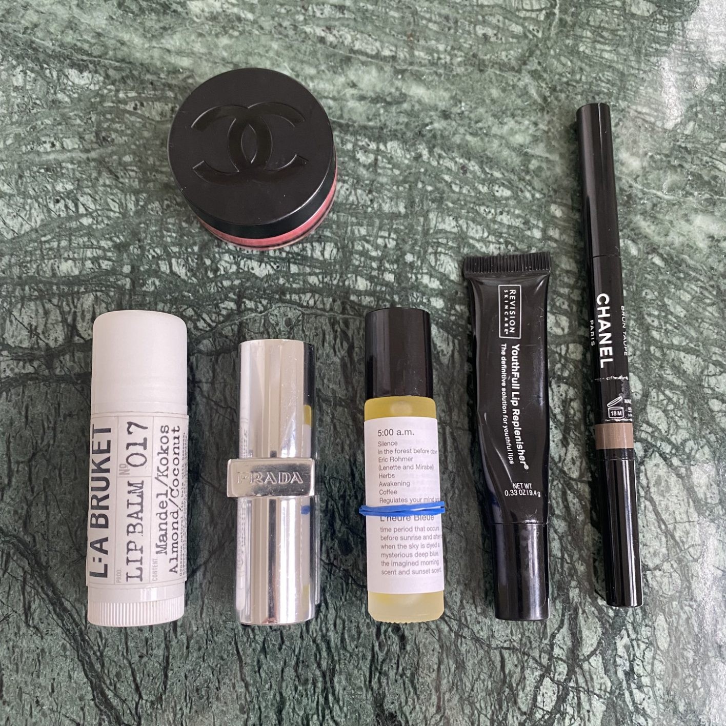 きれいな人のポーチの中身 vol.179 - Slide:1