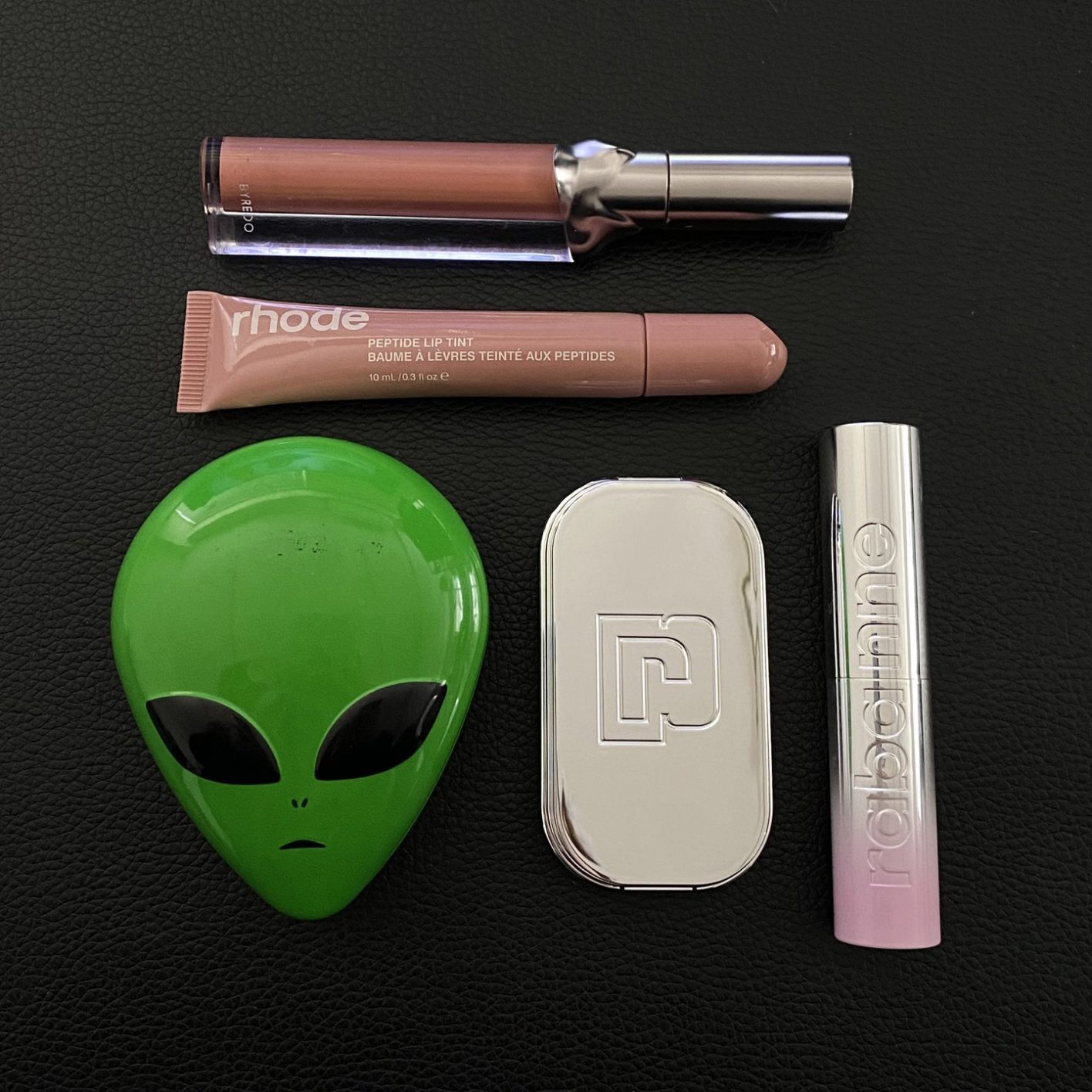 きれいな人のポーチの中身 vol.180 - Slide:1