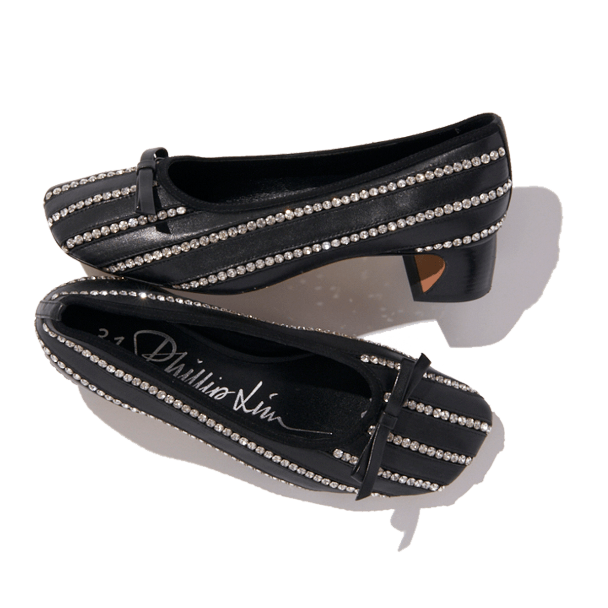 シューズ ¥110,000（3.1 フィリップ リム | 3.1 フィリップ リム ジャパン）