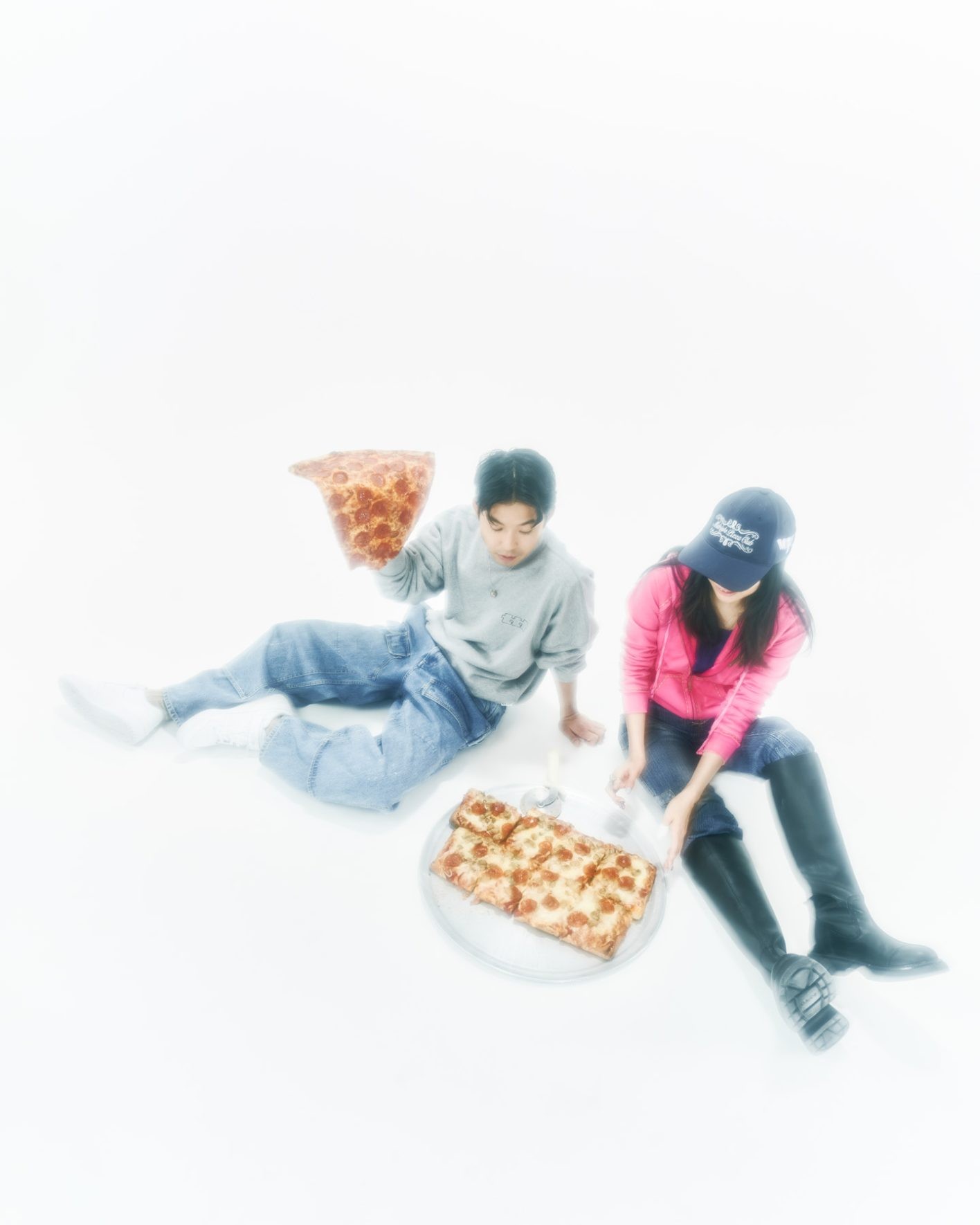 仲野太賀と忽那汐里。〈MPC × TTTMSW〉を着た2人が語る、旅のこと。