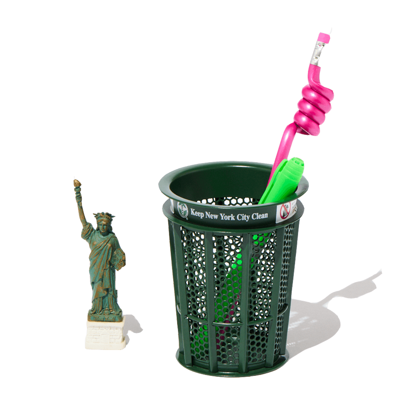 ペンホルダー ¥11,000（Only NY | MoMAデザインストア 表参道）