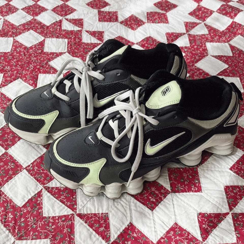 スニーカー愛が止まらない！ Vol.87 YUUNA