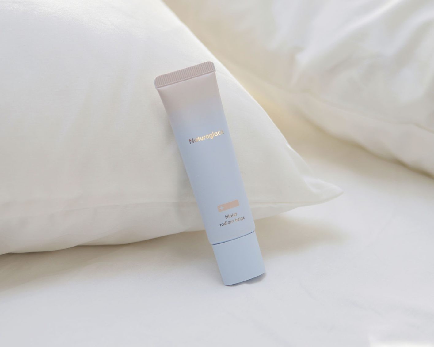 使うほどキメが整い艷やかになる〈NATURAGLACÉ〉のメイクアップクリームetc.