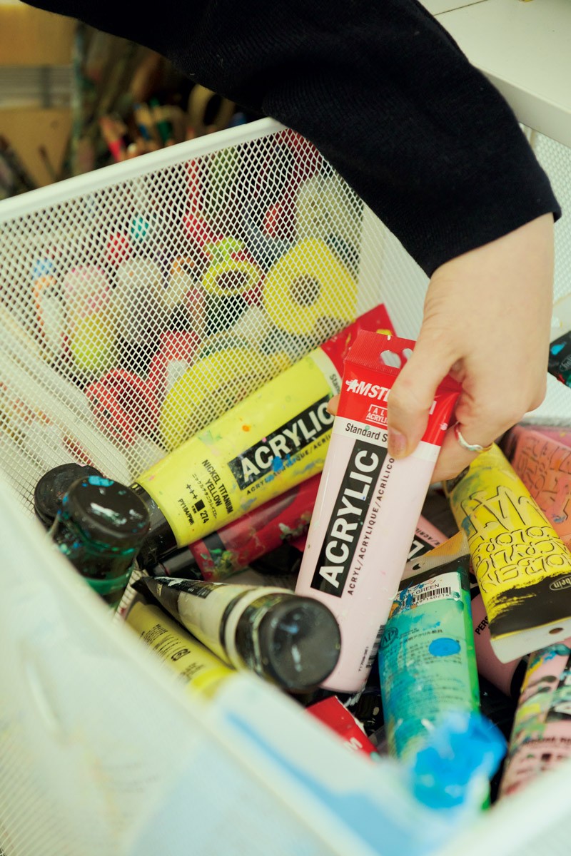 アトリエと住まいを兼ねて自然体で創作できる暮らし。アーティスト・YUUKIのお部屋 - Slide:6