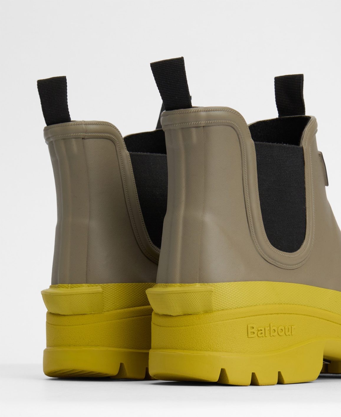 相棒は〈バブアー〉のレインブーツ - Slide:5