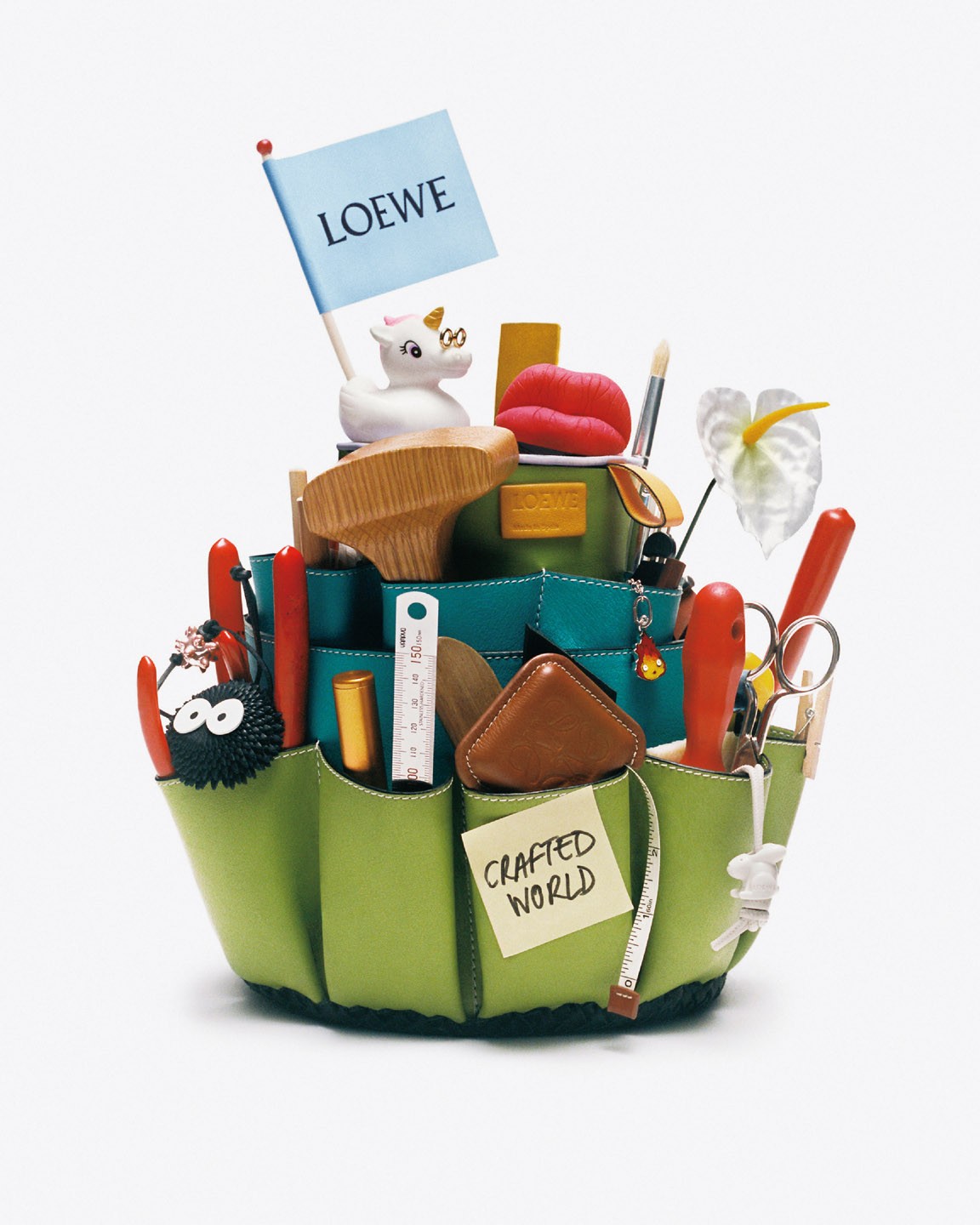 写真のツールボックスの原型は、アトリエで職人たちがカスタマイズして使用しているもの