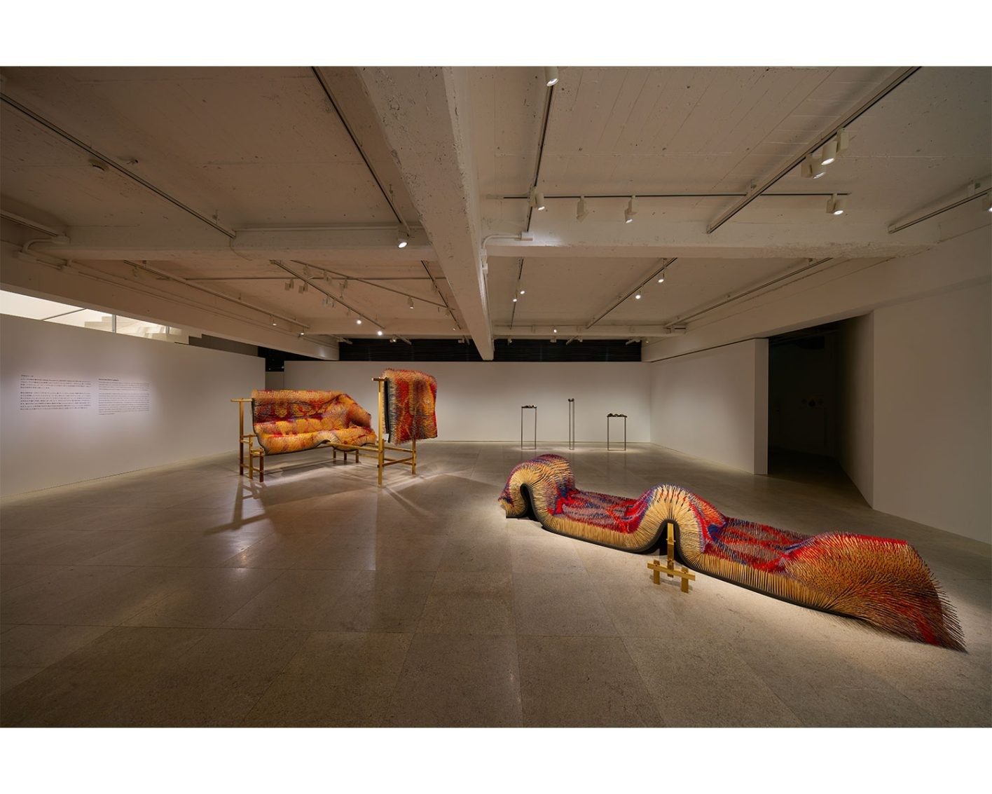 オランダの創作集団「We Make Carpets」による特別展