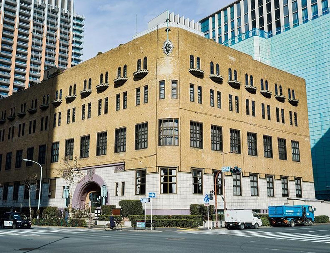 覚えておきたい東京の風景：旧帝大の交流倶楽部「学士会館」へ