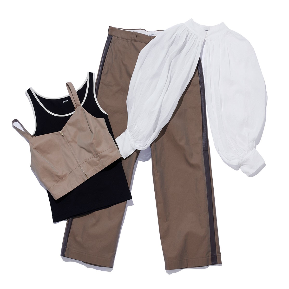 ブラウス ¥33,000、ビスチェ ¥30,800、タンクトップ ¥13,200、パンツ ¥44,000（以上ビソウン | スリーテン）