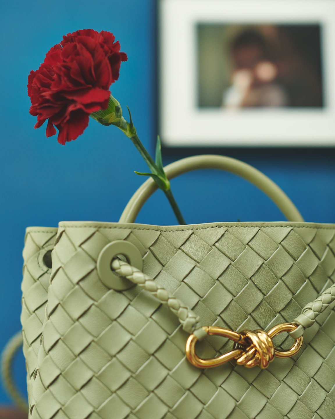 〈ボッテガ・ヴェネタ〉のバッグがつなぐ母と娘の物語