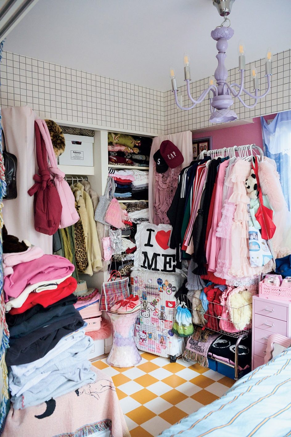 クローゼットのこぼれ話 - Slide:1