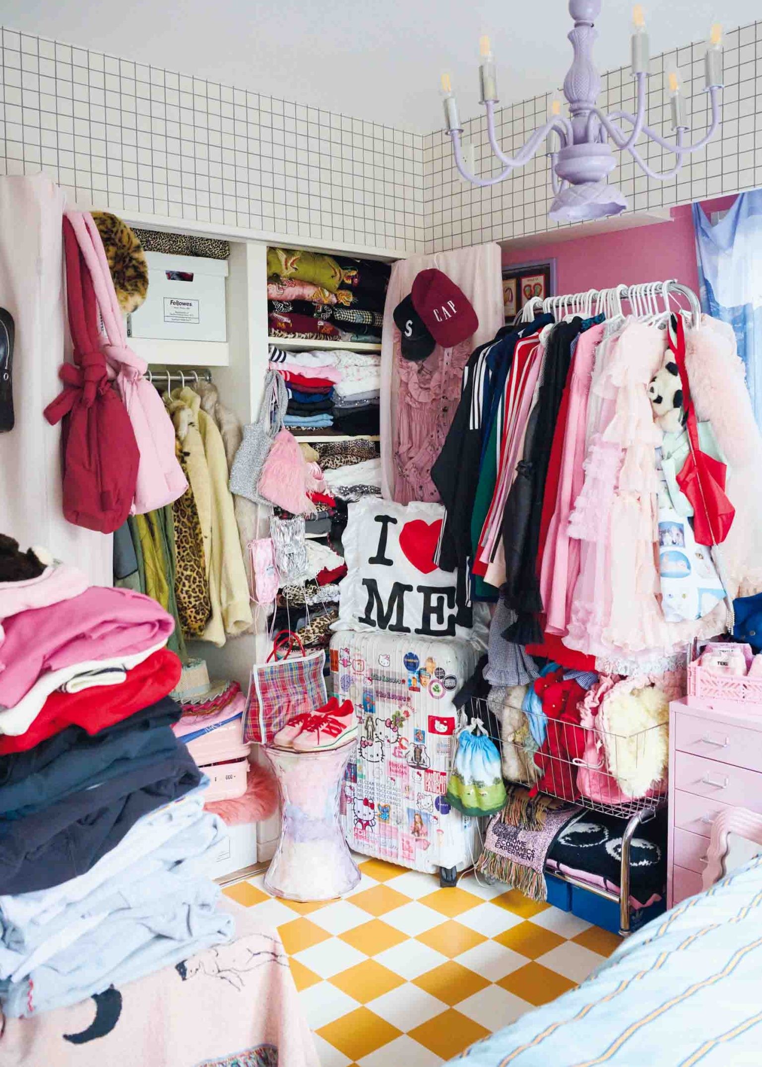 洋服好きのお宅を訪問!GINZA 6月号「理想のクローゼットの作り方」 - Slide:2