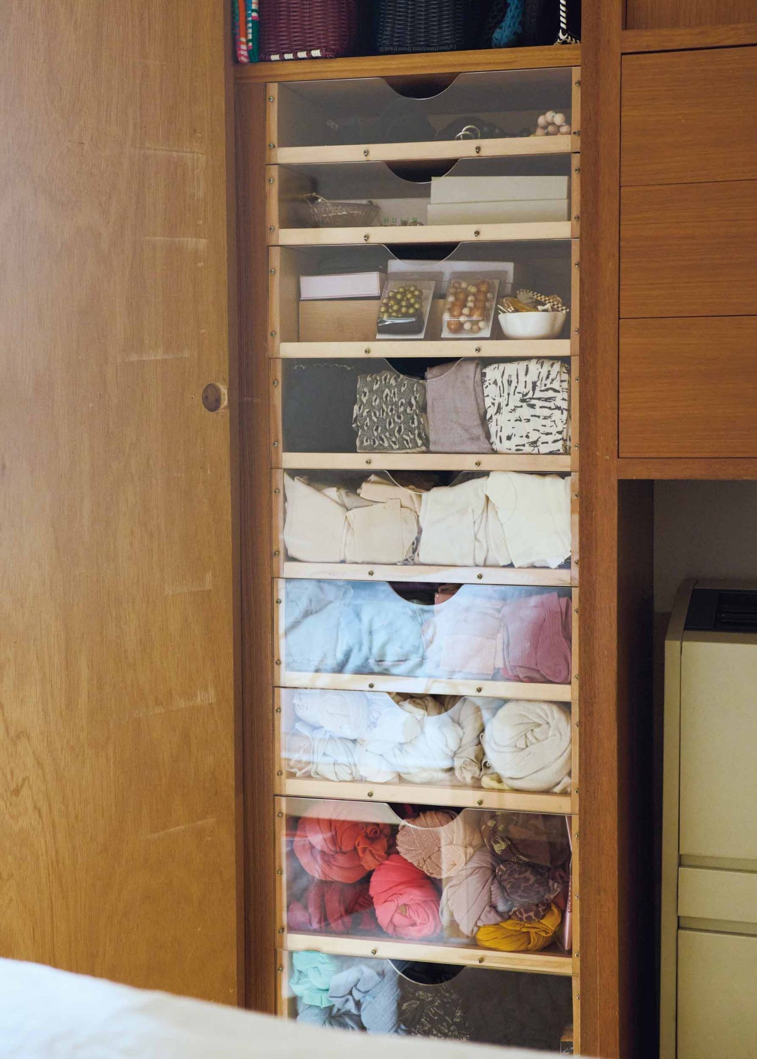 洋服好きのお宅を訪問!GINZA 6月号「理想のクローゼットの作り方」 - Slide:3