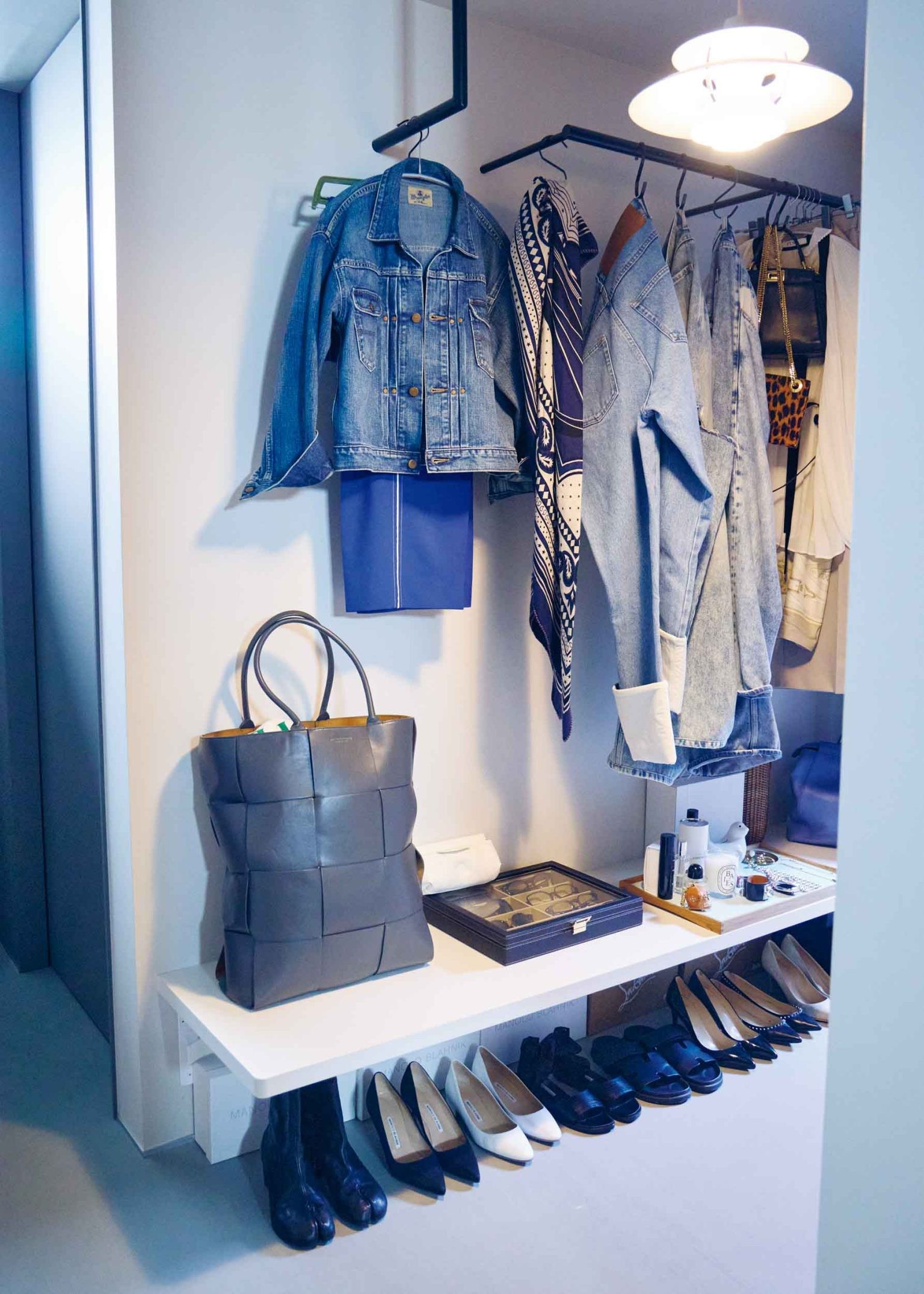 洋服好きのお宅を訪問!GINZA 6月号「理想のクローゼットの作り方」 - Slide:1