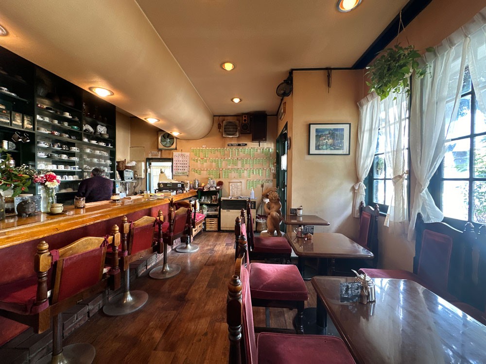 80年代好きライターの純喫茶巡り｜中山「バウハウス」 - Slide:1