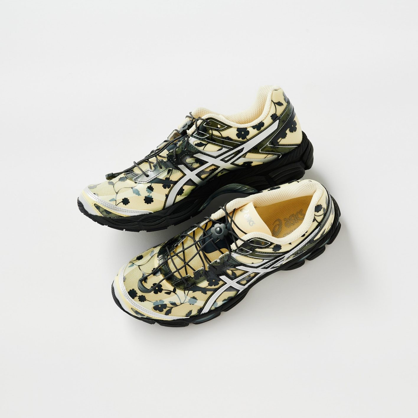 セシリー・バンセン監修による〈ASICS〉のシューズ