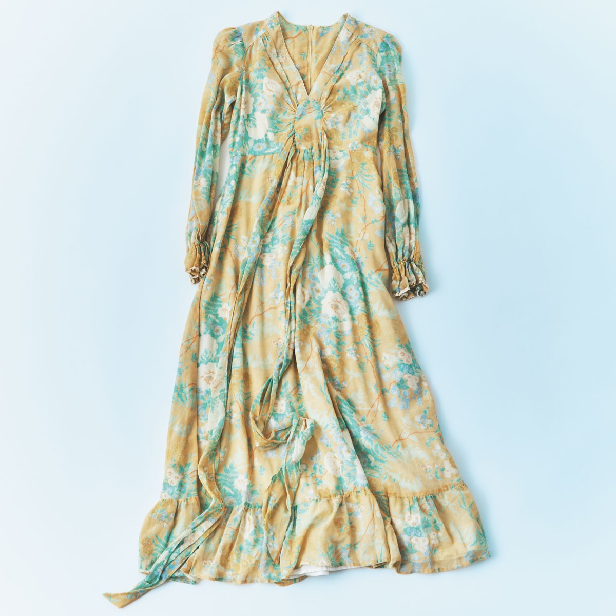 シンガーソングライター優河のステージ衣装コレクション - Slide:1