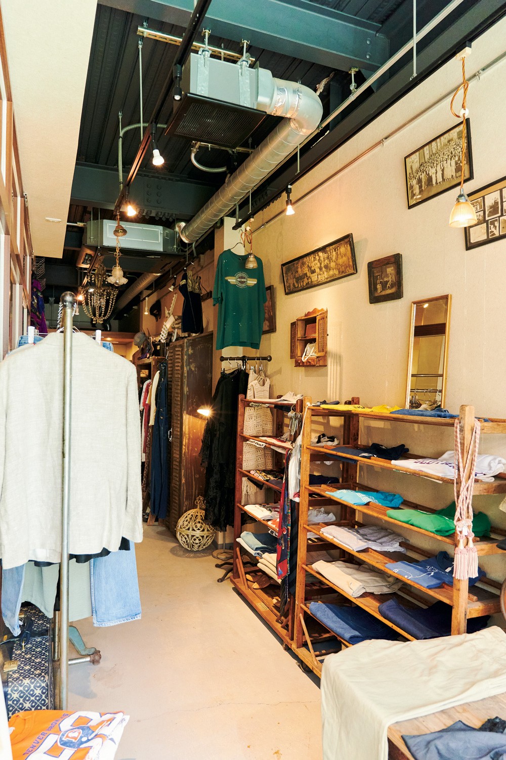 Tシャツも豊富にそろえる。