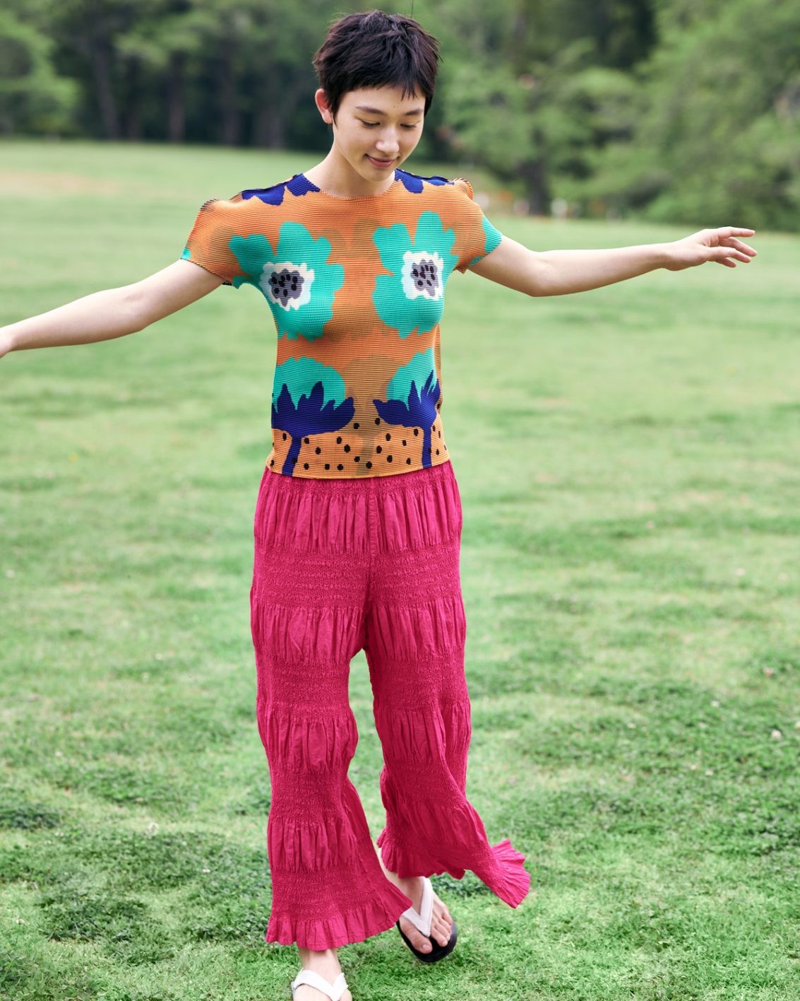 〈me ISSEY MIYAKE〉をまとって、時の冒険へ  vol.02 - Slide:2