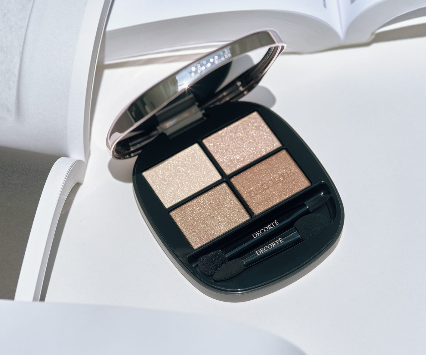 DECORTÉアイシャドウ