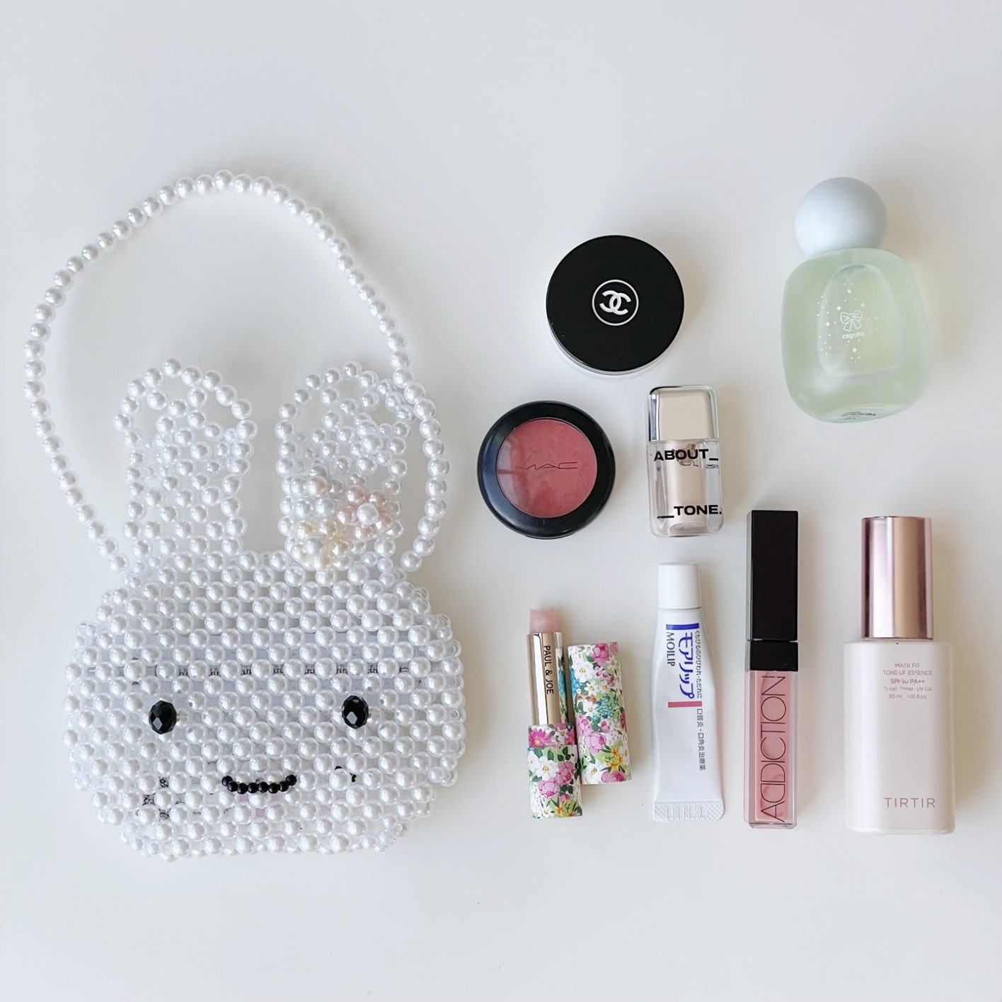 きれいな人のポーチの中身 vol.195 - Slide:1