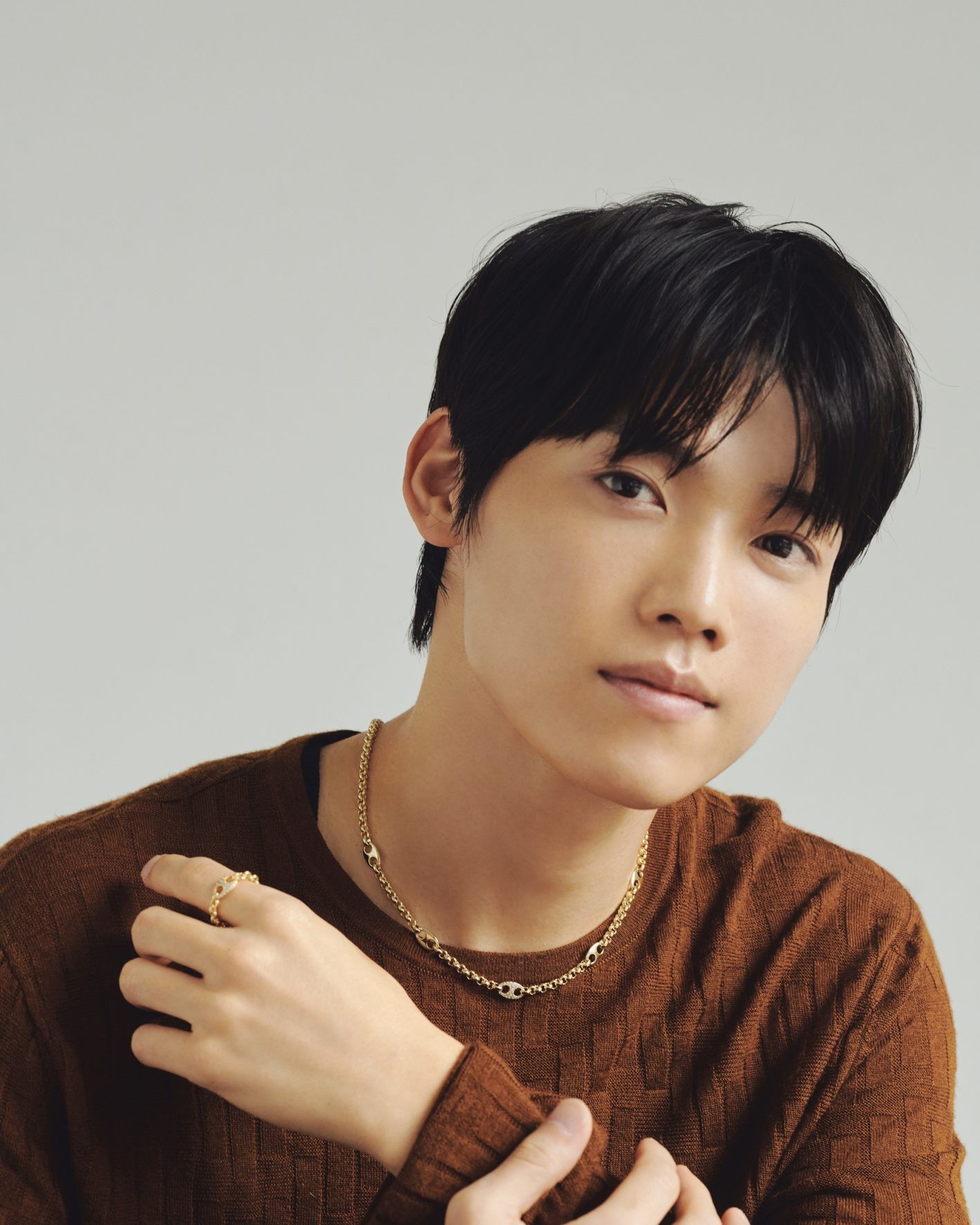 INI 木村柾哉が纏う〈エンポリオ アルマーニ〉