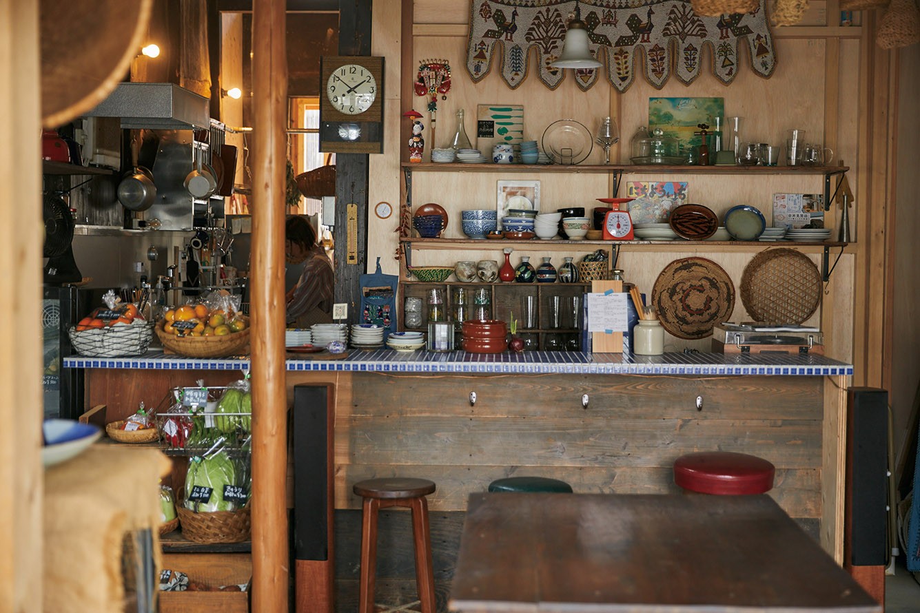 yatonoの店内 - Slide:1