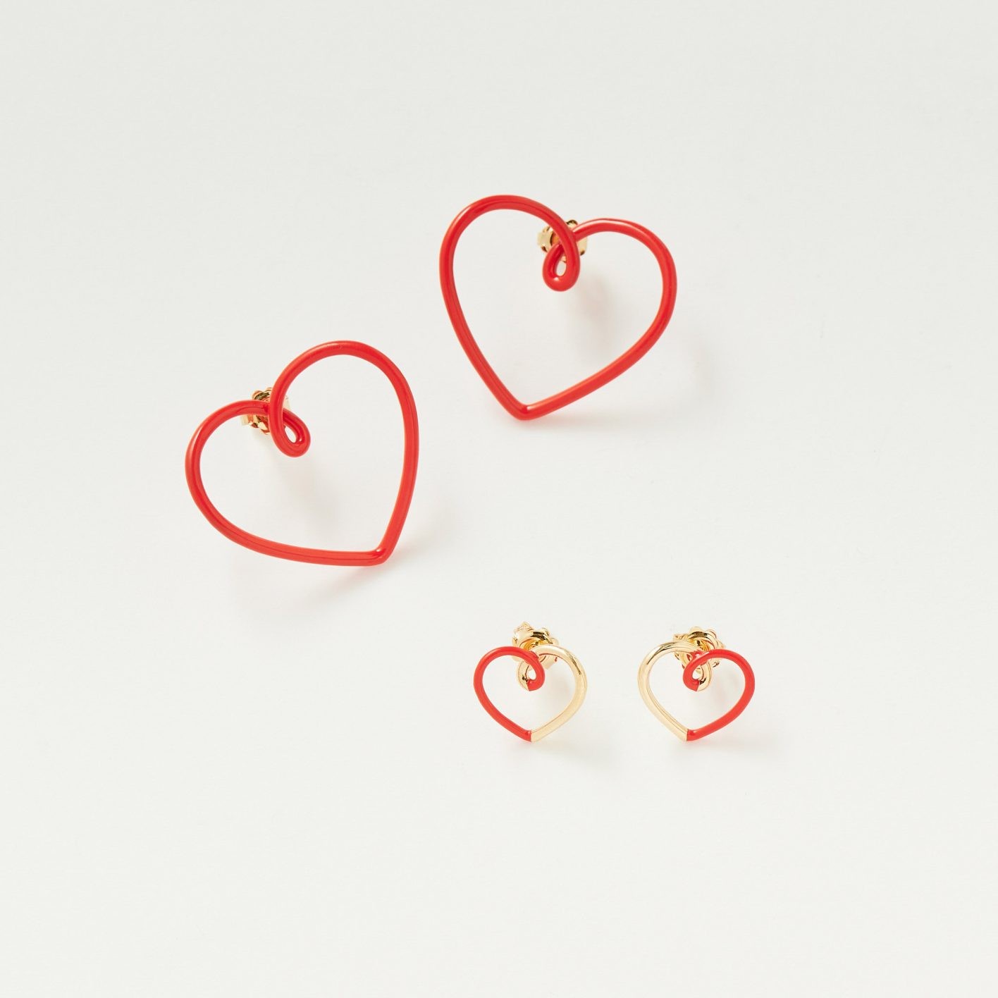 Bea Bongiascaのハートピアス