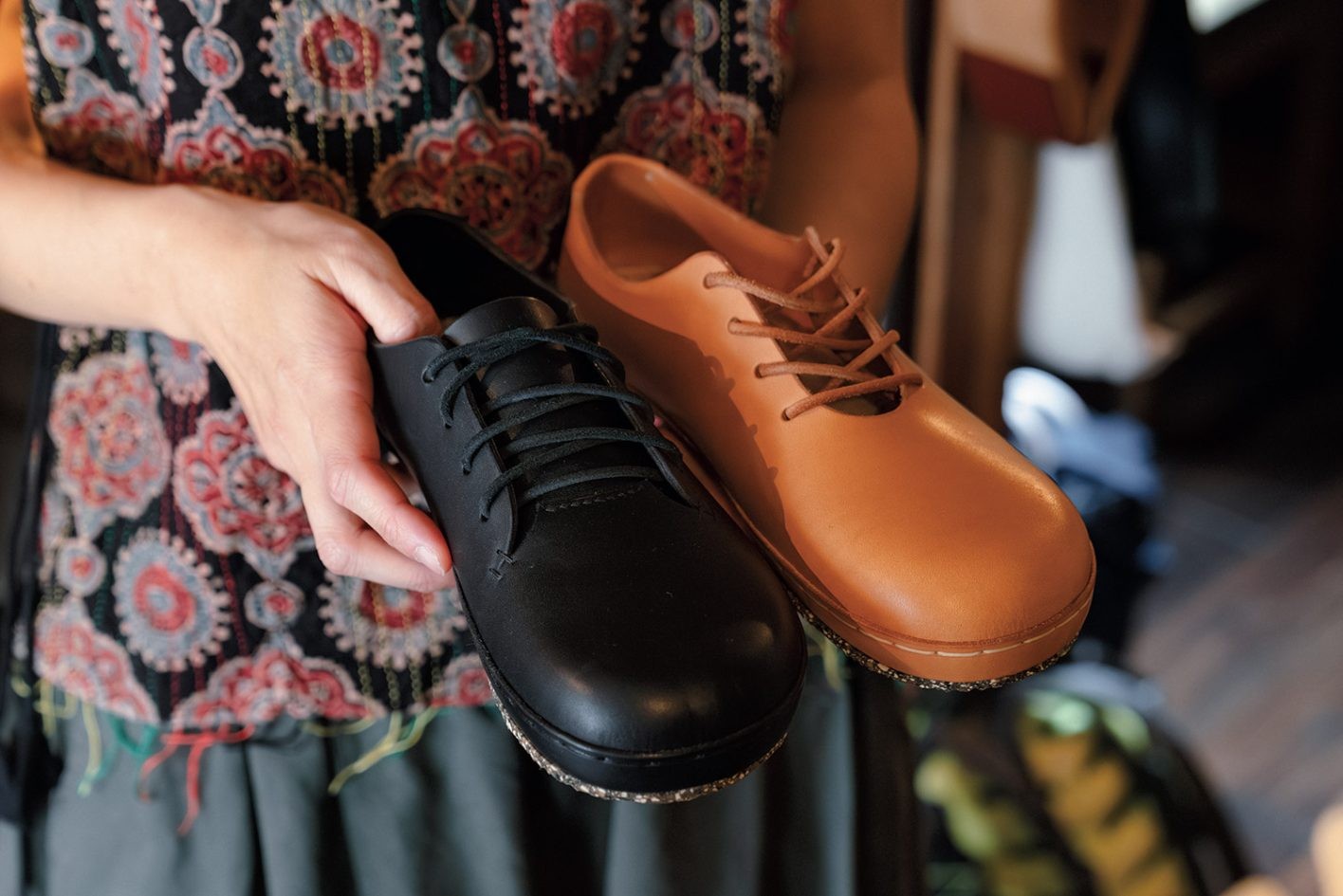 京都の制作スタジオ「yanmaei」でハンドメイドの“ベアフットシューズ”を - Slide:2