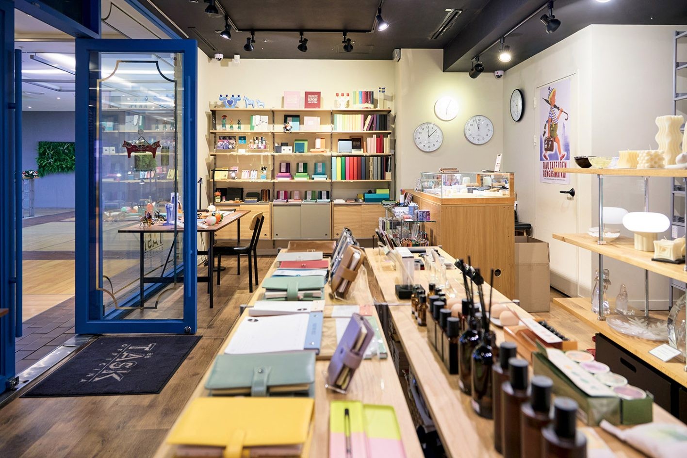 TÄSK OFFICINAの店内
