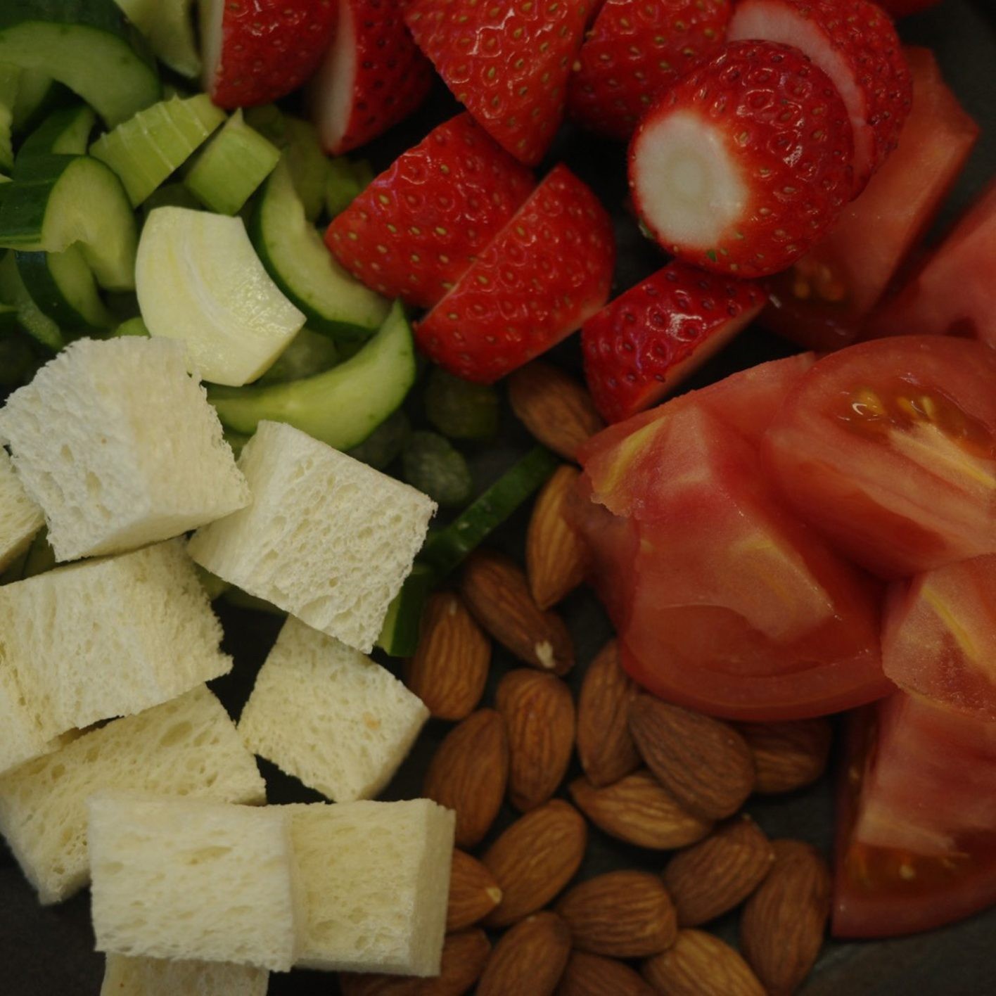 いちごのガスパチョ - Slide:1