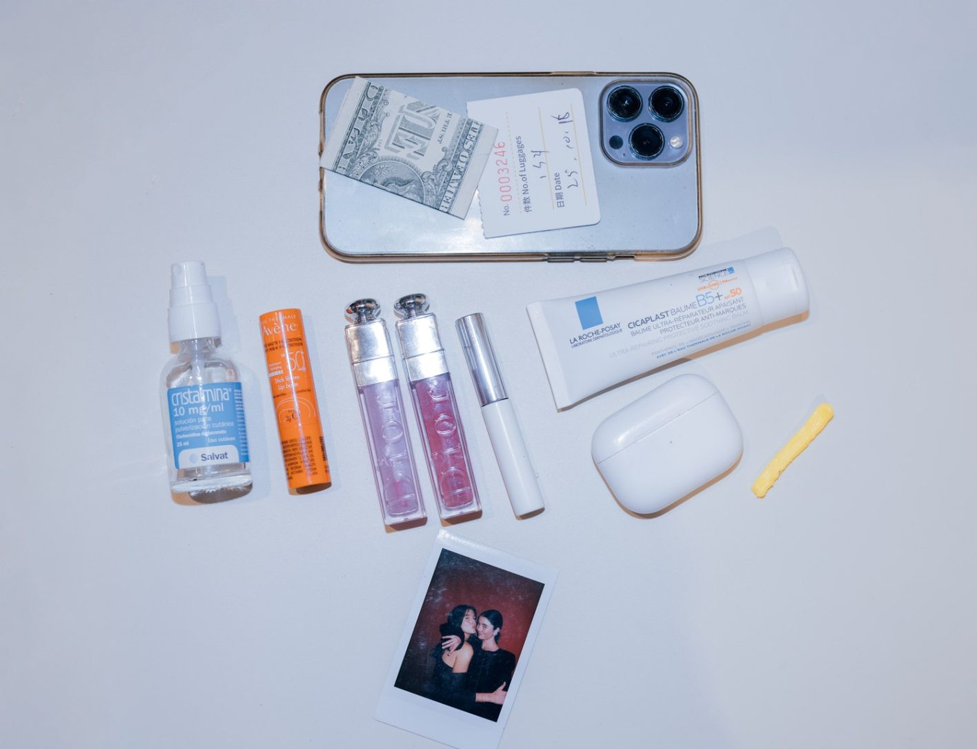 〈Julie Kegels〉デザイナー、ジュリ・ケーゲルのバッグの中身