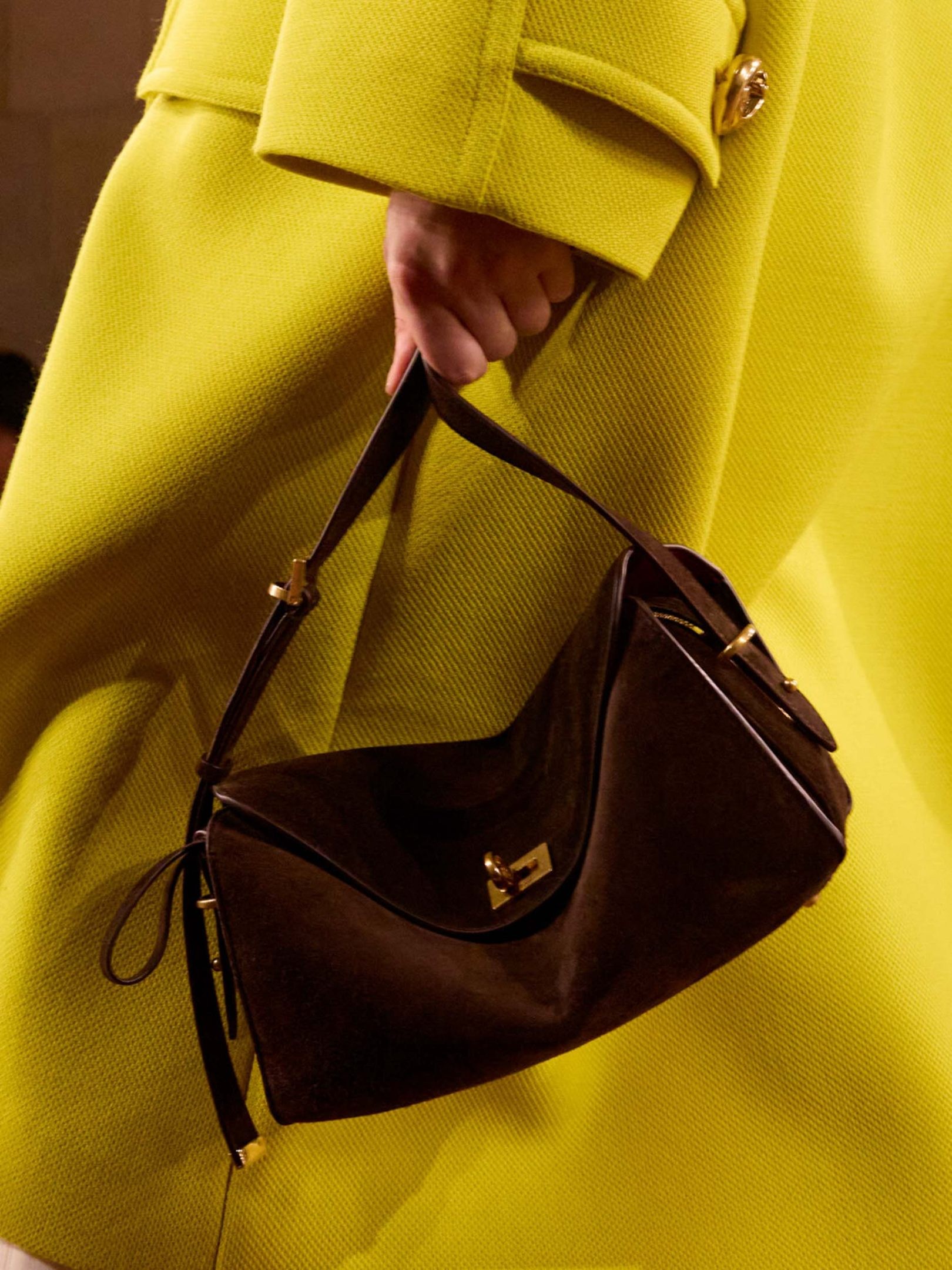 〈バレンシアガ〉ピッチョーリによる初のバッグが発売 - Slide:1