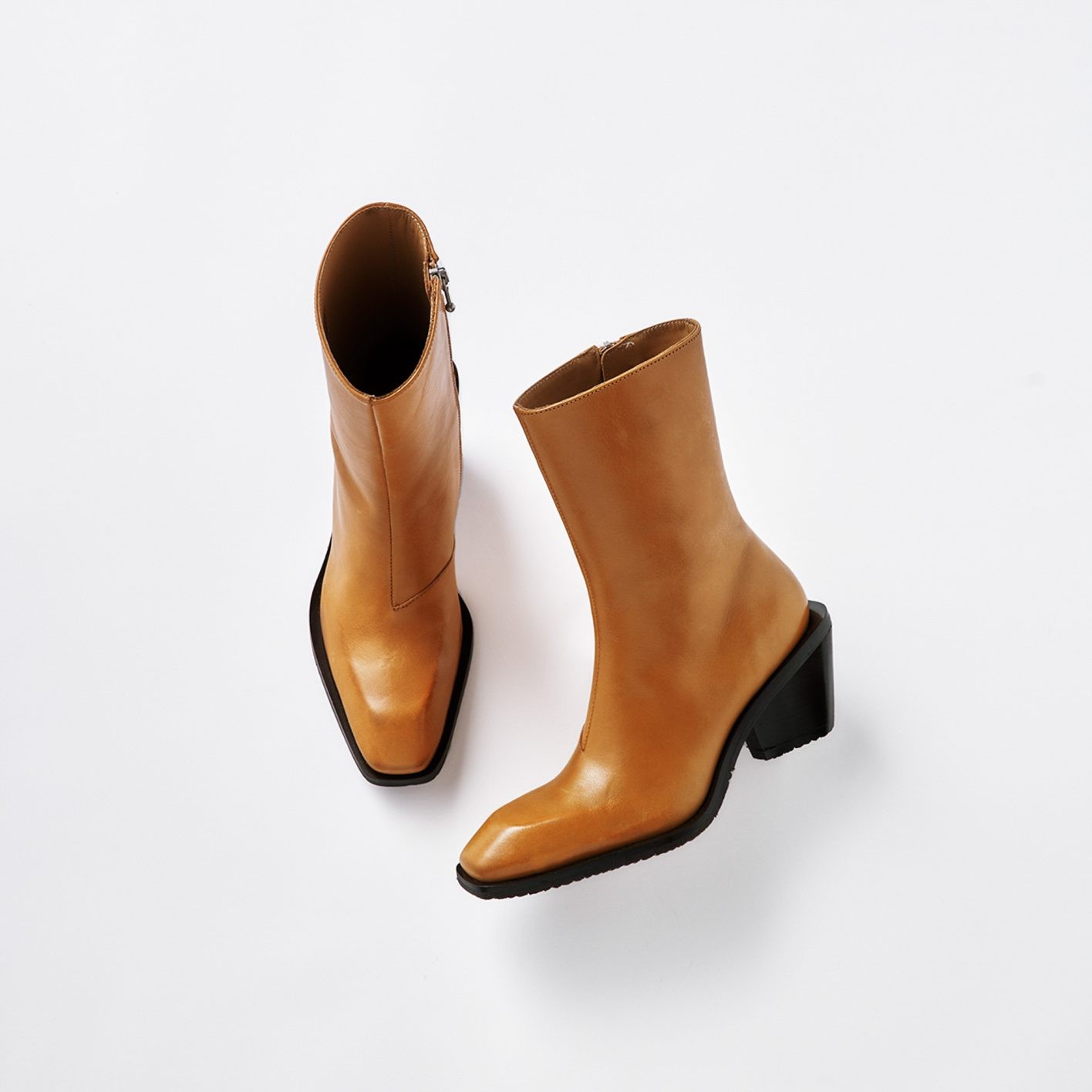 ブーツ ¥92,400（エイティーズ | エドストローム オフィス）