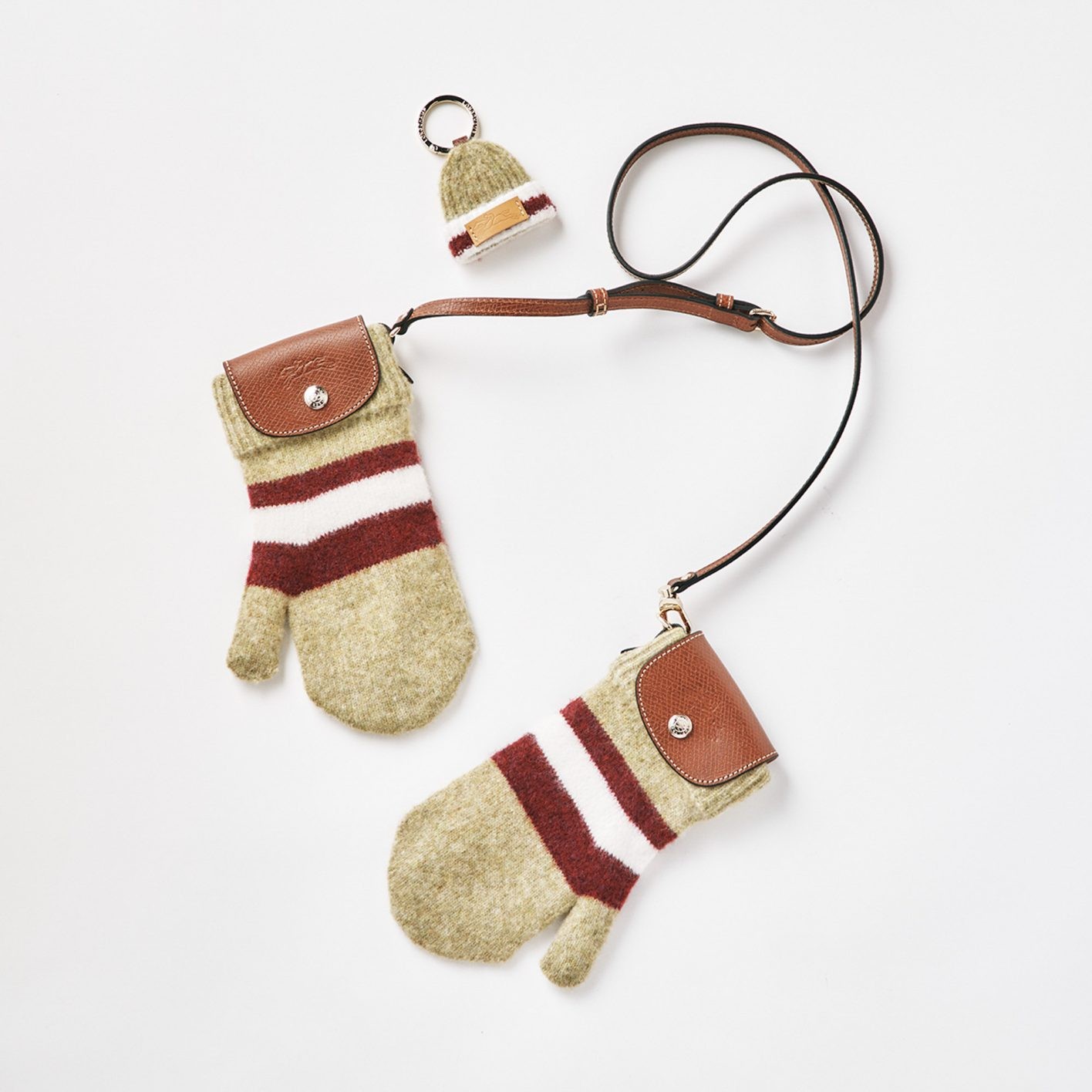 ミトンバッグ ¥70,400、キーリング ¥26,400(共にロンシャン | ロンシャン・ジャパン)www.longchamp.com/jp/ja/