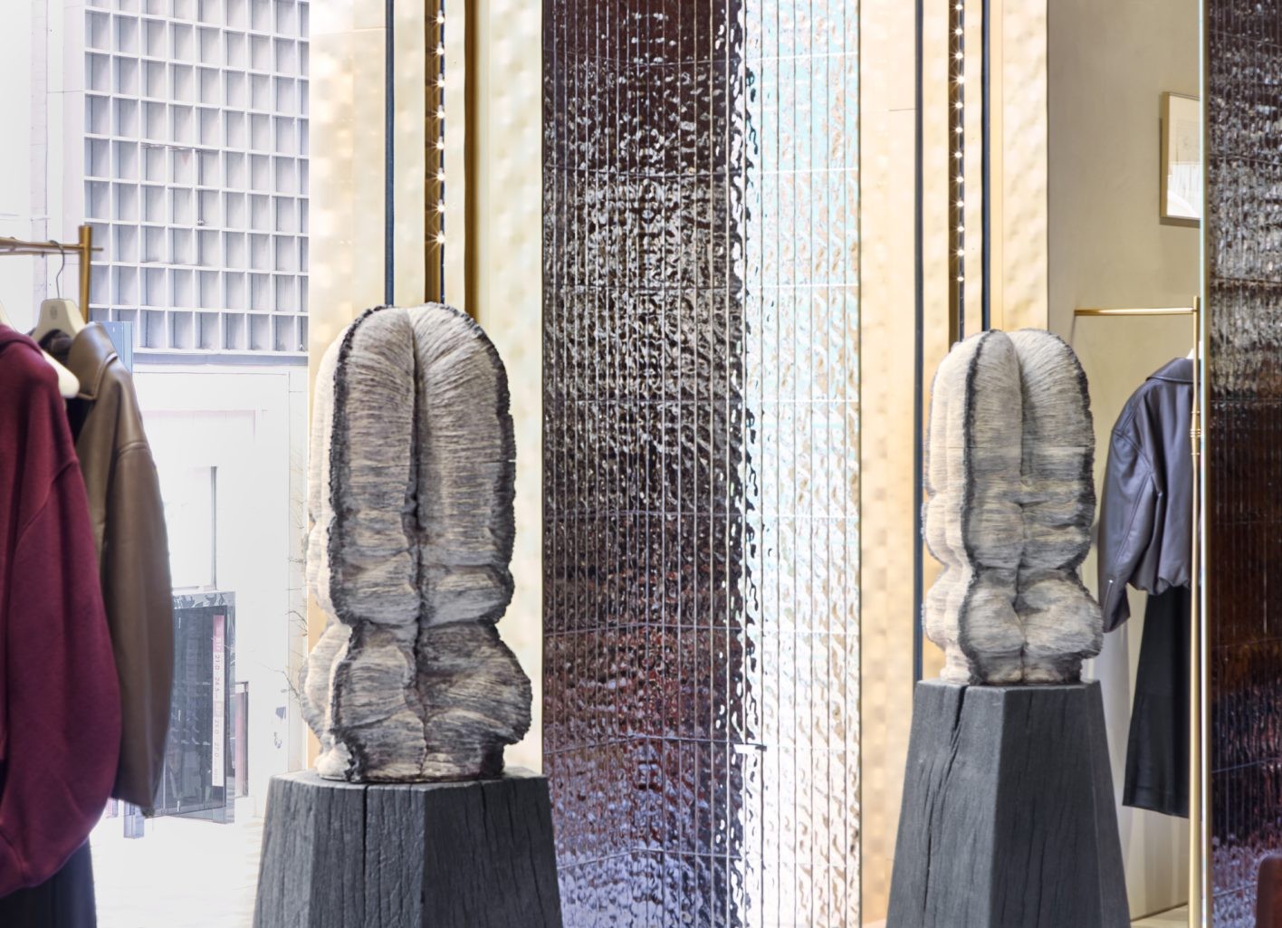 銀座ロエベの旗艦店 - Slide:5