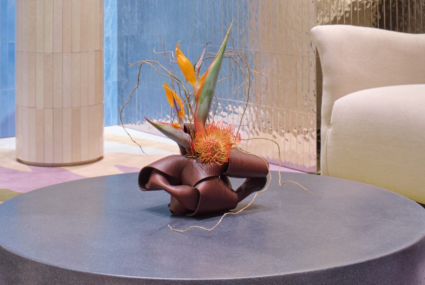 銀座ロエベの旗艦店 - Slide:7