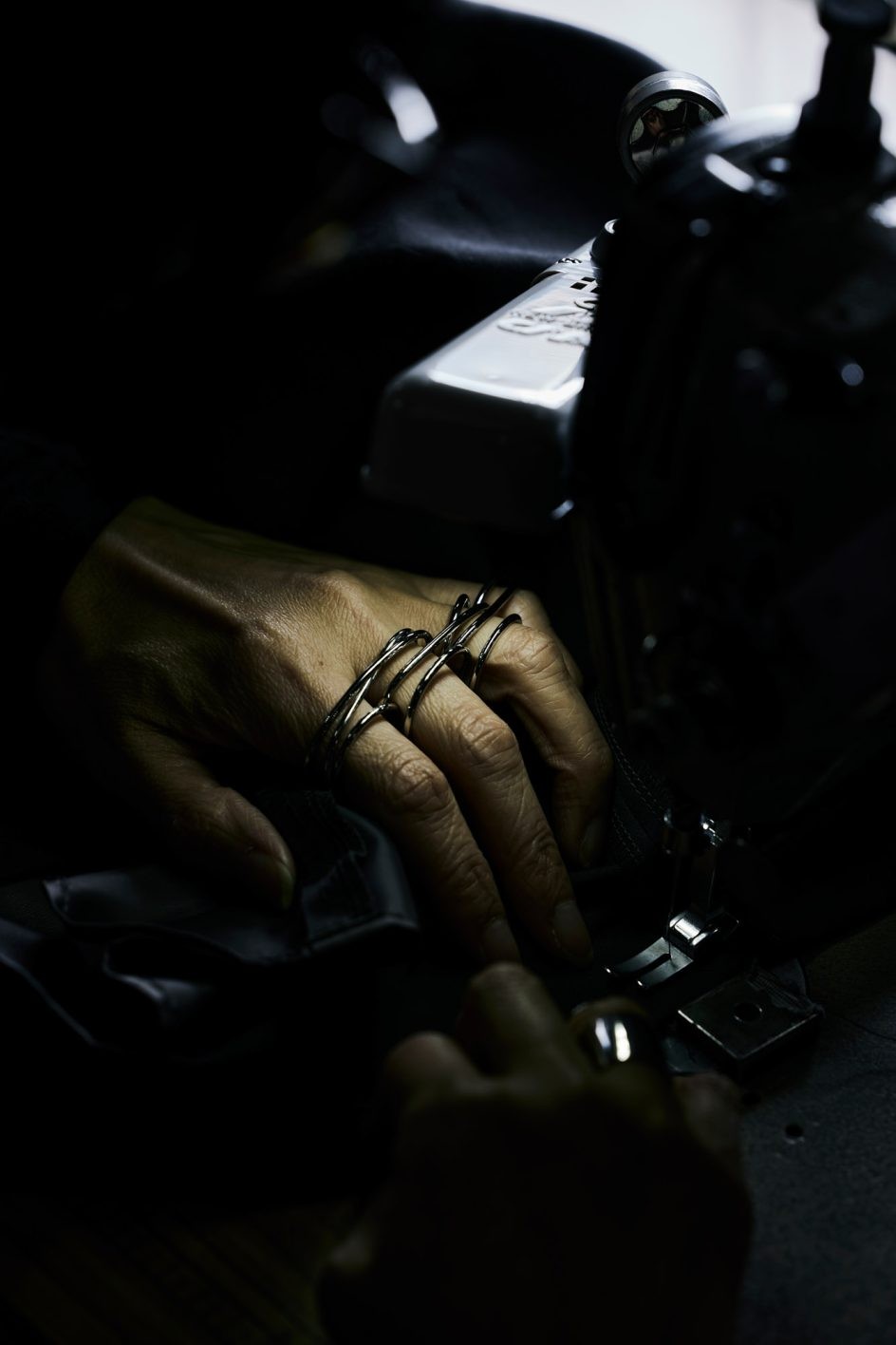 〈cobble du〉×スタイリスト 遠藤彩香　初のブック「RIPUBLIC」をリリース - Slide:5