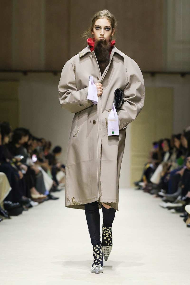 定40万未使用付属品付きPRADAコレクションライン形違いジャケットmiu 
