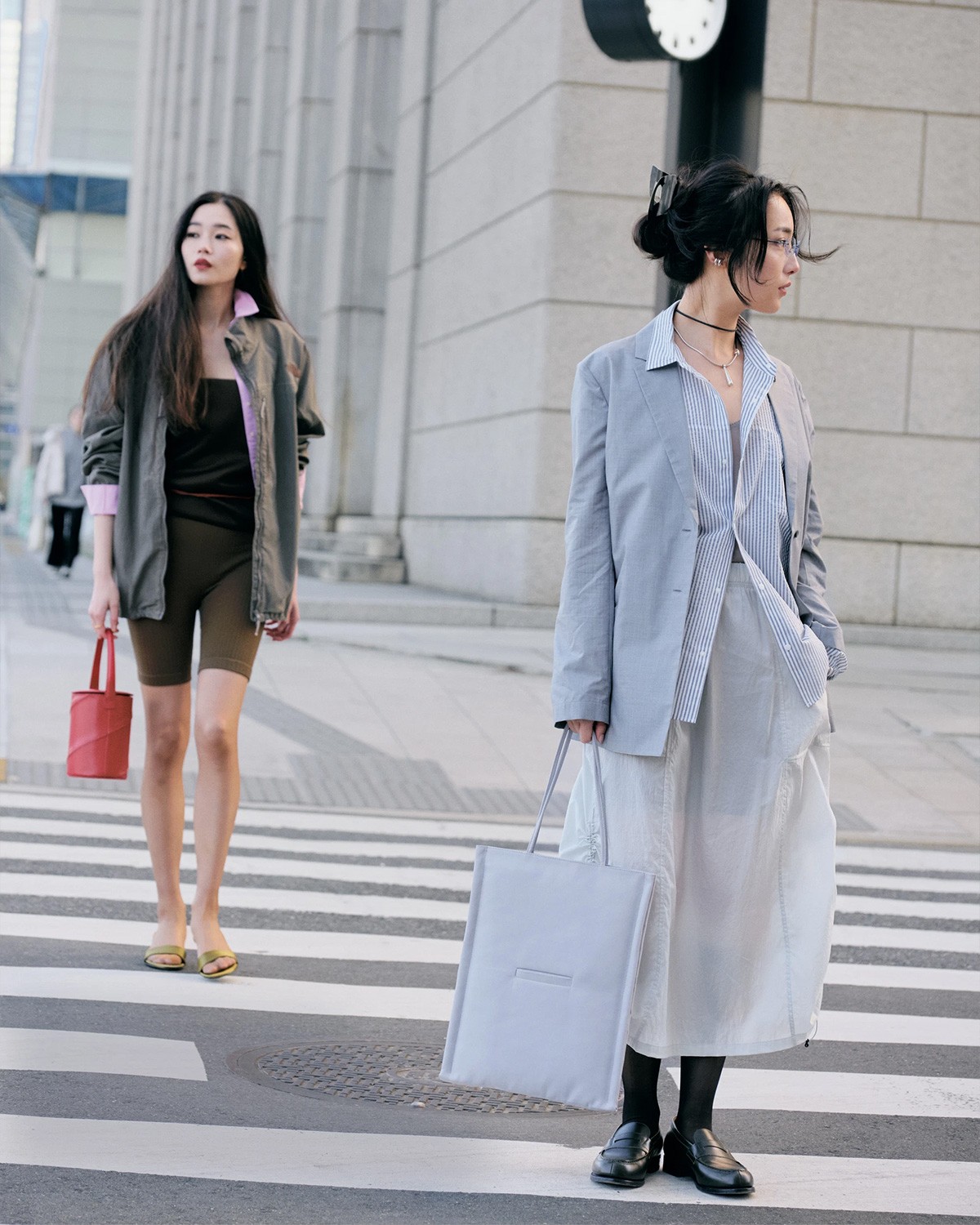 すれ違う2人の装い THE NORTH FACE「General Athletic Recreation」